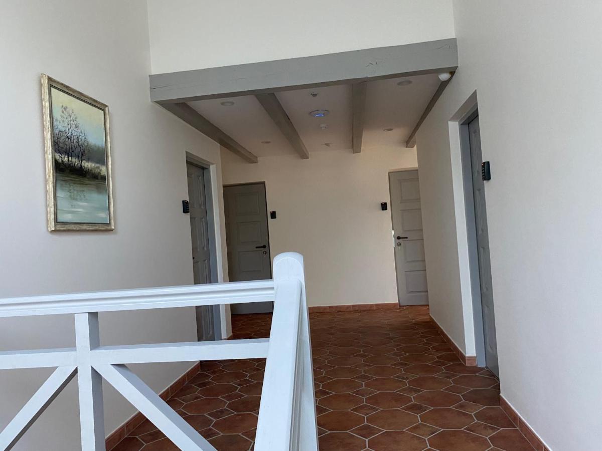 Dvi Nidos Hotel Екстериор снимка